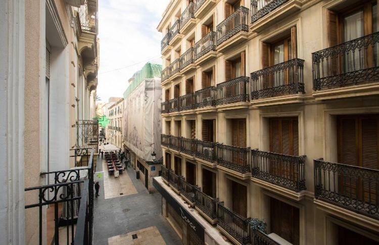 Ferienwohnung Beautiful Loft In Old Town Alicante Exterior foto
